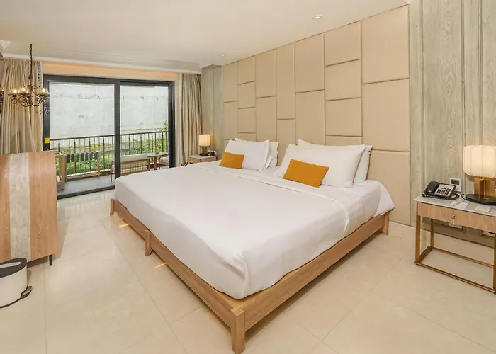 Hotel Jambuluwuk Oceano 4*